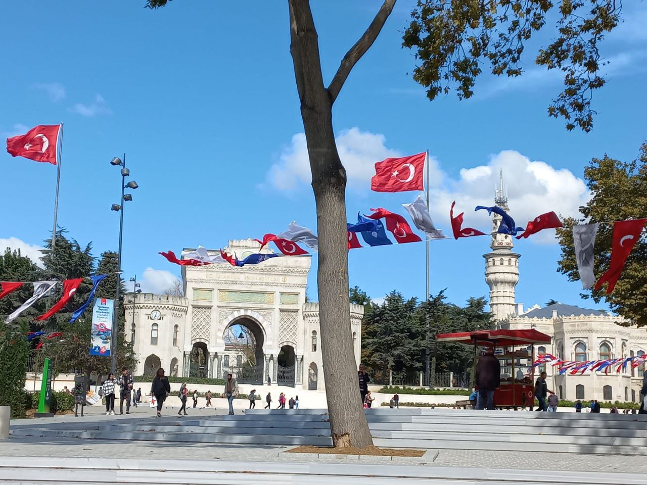 Moving Into Our New Hostel in Istanbul 🇹🇷🏡